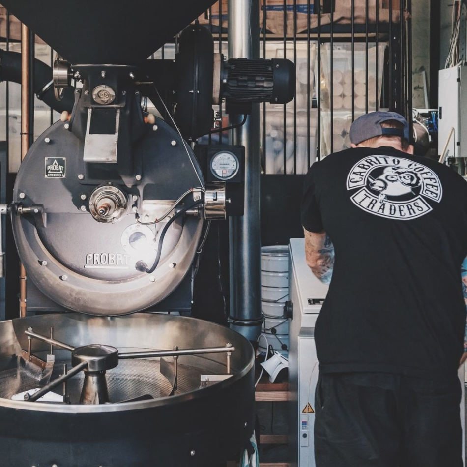 
                  
                    Load image into Gallery viewer, Welcome Dose roasting with 1956 Probat UG15 in store | Good Coffee Project
                  
                